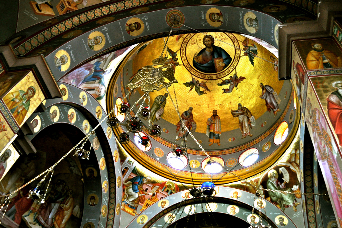 Liturghia sfintelor mistere şi pervertirile ei postmoderne